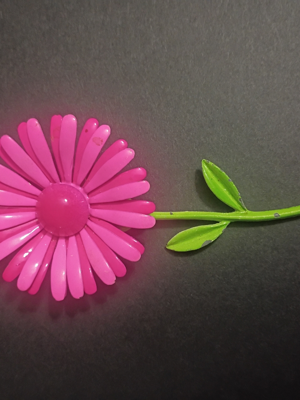 Vintage Pink Daisy Flower Power Mid Century Enamel Brooch Estate